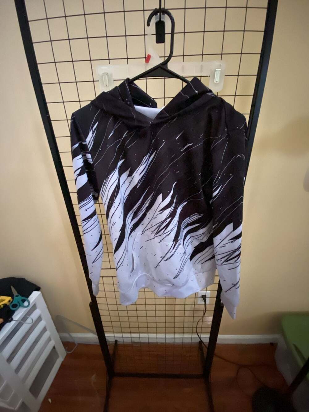 Funnycokid Hoodie Size L Black White Graphic Print Pullover Sweatshirt